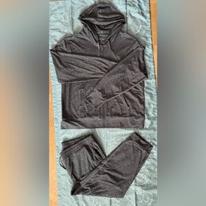 Quince XL 2 piece set activewear  grey w full zip hoodie & mid-rise jogger